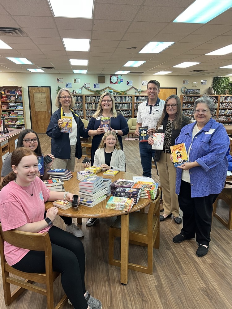 Rotary Club Purchases Books