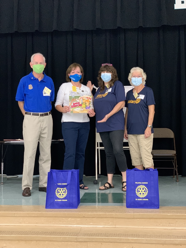 Palatka Sunrise Rotary presents the 4-Way Test to 3rd Grade students